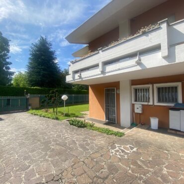 SIGNORILE VILLA SINGOLA, IDEALE PER DUE FAMIGLIE!